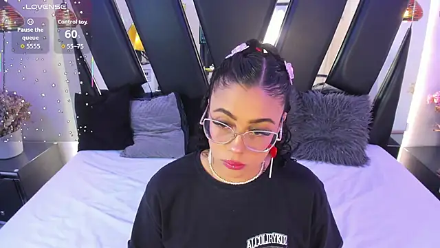 Snapshot of antonelllepiercee chatting on November 2025 11:13:01 AM antonelllepiercee online show from November 2025 11:13:01 AM