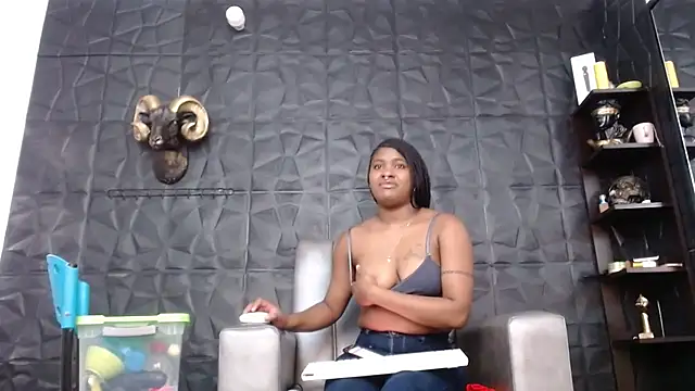 Hanna Fox 69 online show from October 2025 12:47:02 PM