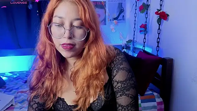 Snapshot of _Moon_Johnson chatting on June 2026 01:28:02 AM Moon Johnson online show from June 2026 01:28:02 AM