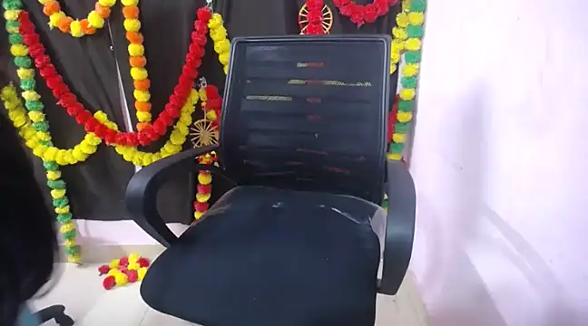 gulabo-Queen online show from December 2024 03:54:02 PM