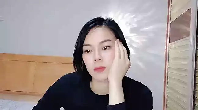 Snapshot of Linda-LL chatting on January 2025 12:41:02 PM Linda-LL online show from January 2025 12:41:02 PM