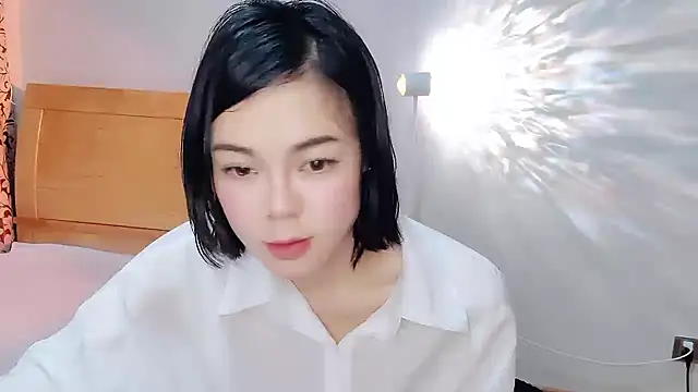 Snapshot of Linda-LL chatting on February 2025 03:43:02 PM Linda-LL online show from February 2025 03:43:02 PM