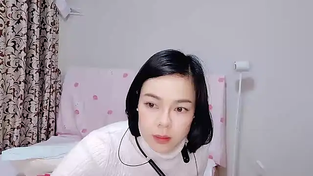 Snapshot of Linda-LL chatting on March 2025 02:18:02 PM Linda-LL online show from March 2025 02:18:02 PM