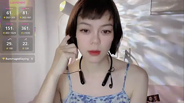 Linda-LL online show from October 2025 01:56:01 PM