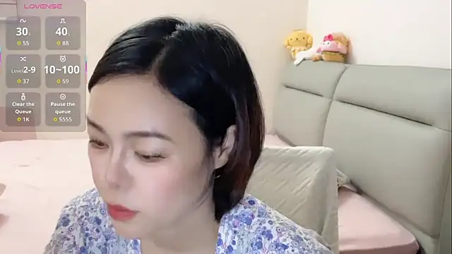 Snapshot of Linda-LL chatting on May 2026 10:23:01 AM Linda-LL online show from May 2026 10:23:01 AM