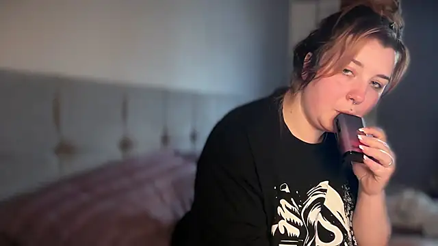 Curvy Rosie99 online show from April 2026 03:57:01 PM