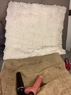 vicvictoriax online show from February 2026 10:06:02 PM