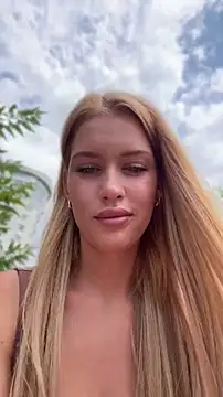 KikiWatson online show from July 2026 10:51:01 AM