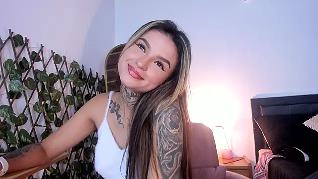 medussa13  online show from October 2025 01:08:02 PM