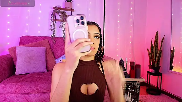 Sara Jhonson online show from May 2026 01:14:02 AM