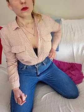 Snapshot of JennyCoquine chatting on November 2025 10:15:01 AM JennyCoquine online show from November 2025 10:15:01 AM