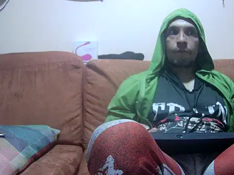 Snapshot of Latinnboy82 chatting on October 2025 02:45:02 AM Latinnboy82 online show from October 2025 02:45:02 AM