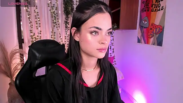 HannaRhodes online show from December 2025 04:14:02 PM