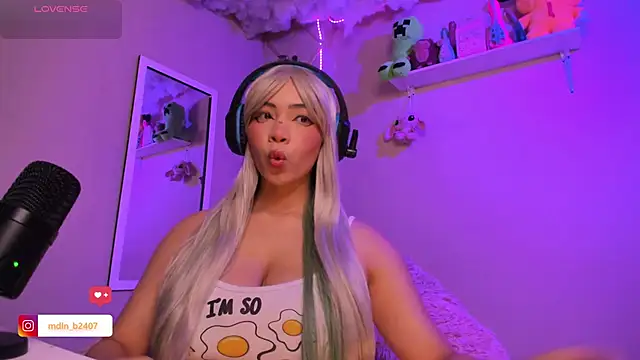 MadelineBenet online show from September 2025 03:11:01 AM