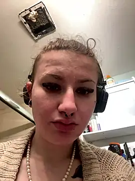 sluttysmiley online show from January 2026 09:47:01 AM