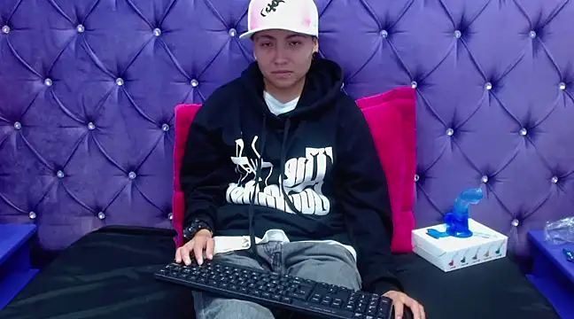 Im Mathias online show from January 2025 02:41:01 AM