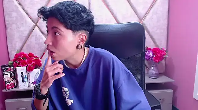 Im Mathias online show from February 2025 02:39:02 AM