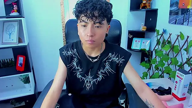 Im Mathias online show from October 2025 09:28:02 PM