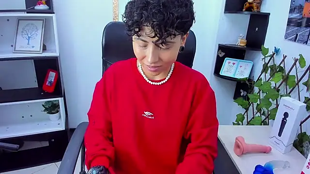 Im Mathias online show from October 2025 07:45:02 PM