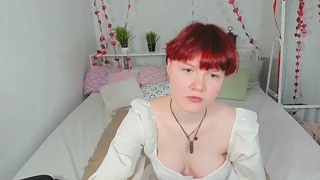 DreamyLuna online show from February 2025 08:31:01 PM