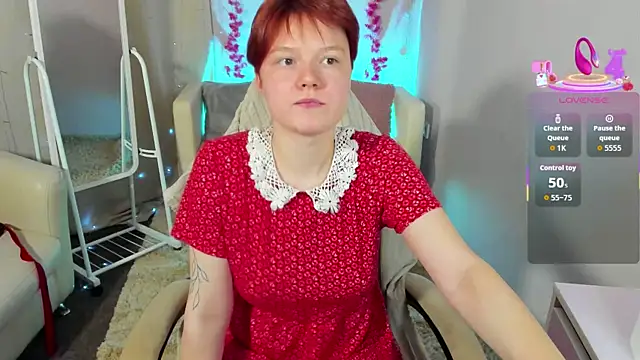 DreamyLuna online show from October 2025 08:31:02 PM