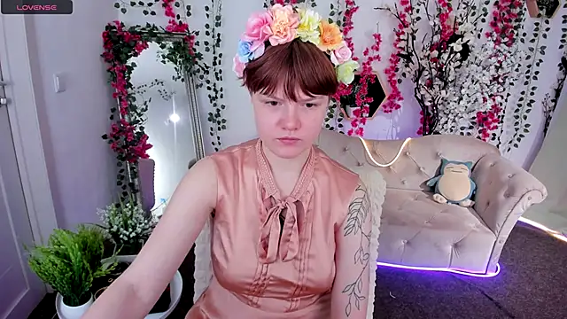 DreamyLuna online show from November 2025 08:40:02 PM