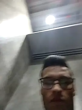 Moli2020 online show from April 2026 02:54:01 PM