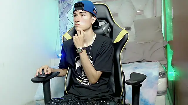 johnny cagee online show from October 2025 03:51:02 AM