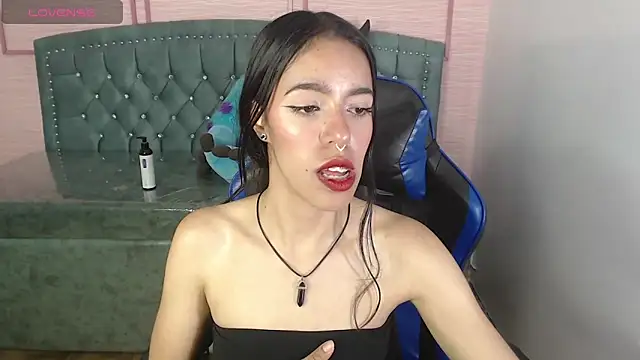 stephania t online show from February 2025 01:28:01 PM