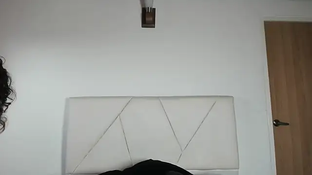 julz 03 online show from October 2025 12:05:02 PM