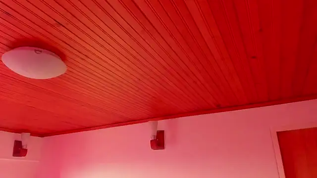 julz 03 online show from October 2025 12:01:02 PM