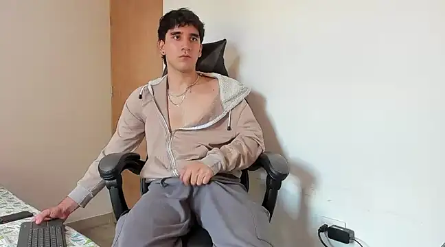 Snapshot of leo030809 chatting on March 2025 05:50:01 PM leo030809 online show from March 2025 05:50:01 PM