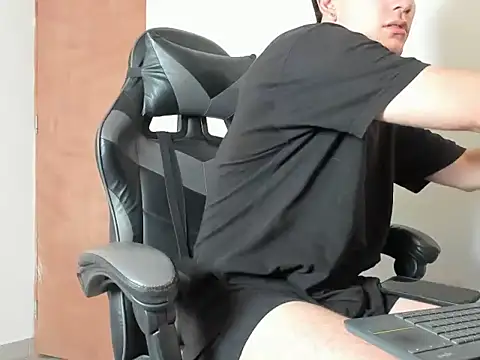 Snapshot of leo030809 chatting on February 2026 06:47:02 PM leo030809 online show from February 2026 06:47:02 PM