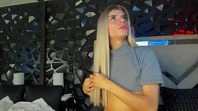 maxx steell  online show from December 2024 08:45:02 AM