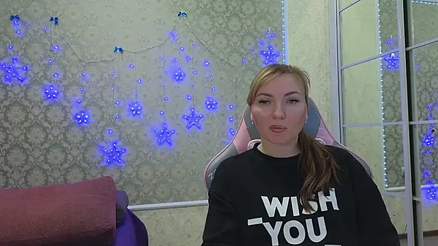 Snapshot of -DIVORA- chatting on February 2025 06:59:01 PM -DIVORA- online show from February 2025 06:59:01 PM