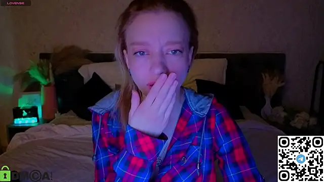 Snapshot of Michelle_Blond chatting on April 2026 01:03:01 AM Michelle Blond online show from April 2026 01:03:01 AM