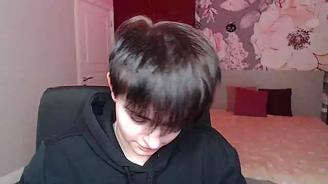 EmiliaYours online show from December 2024 06:40:01 AM