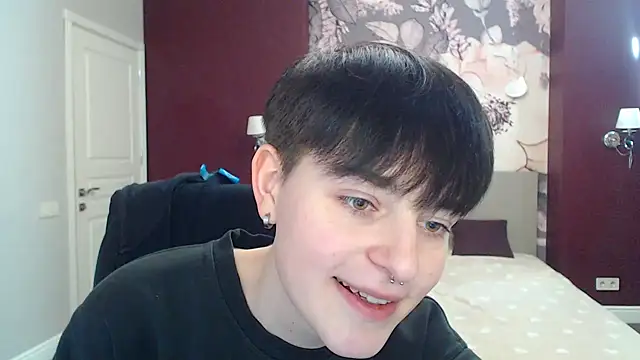 EmiliaYours online show from December 2024 10:22:02 AM