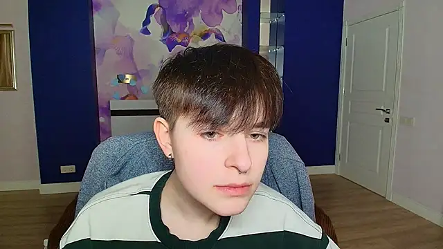 EmiliaYours online show from December 2024 04:29:02 PM