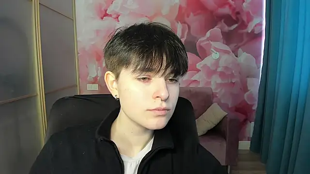 EmiliaYours online show from January 2025 01:04:02 PM