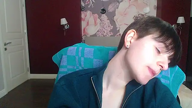 EmiliaYours online show from January 2025 04:53:01 PM