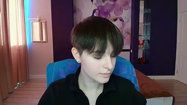 EmiliaYours online show from January 2025 01:00:02 PM