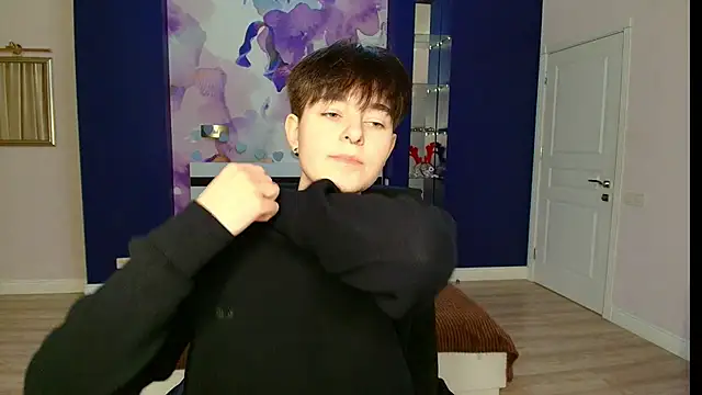 EmiliaYours online show from February 2025 02:00:02 PM