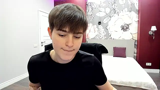 EmiliaYours online show from March 2026 03:08:01 PM