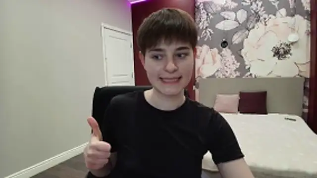 EmiliaYours online show from March 2026 04:10:02 PM