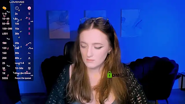 luna berryy online show from November 2025 08:51:01 PM