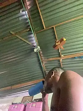 Snapshot of ElNegroRony chatting on December 2024 07:11:01 PM ElNegroRony online show from December 2024 07:11:01 PM