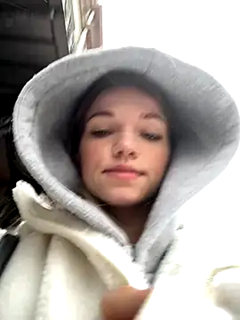 KitteCat online show from September 2025 09:10:02 AM