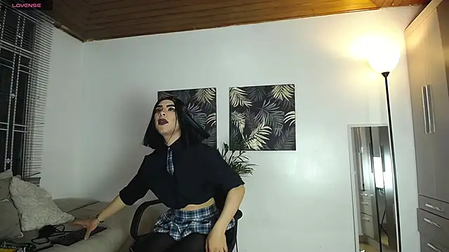 valentino Renato online show from December 2024 01:05:01 AM