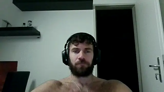 alpha-hunk online show from November 2025 09:28:01 PM